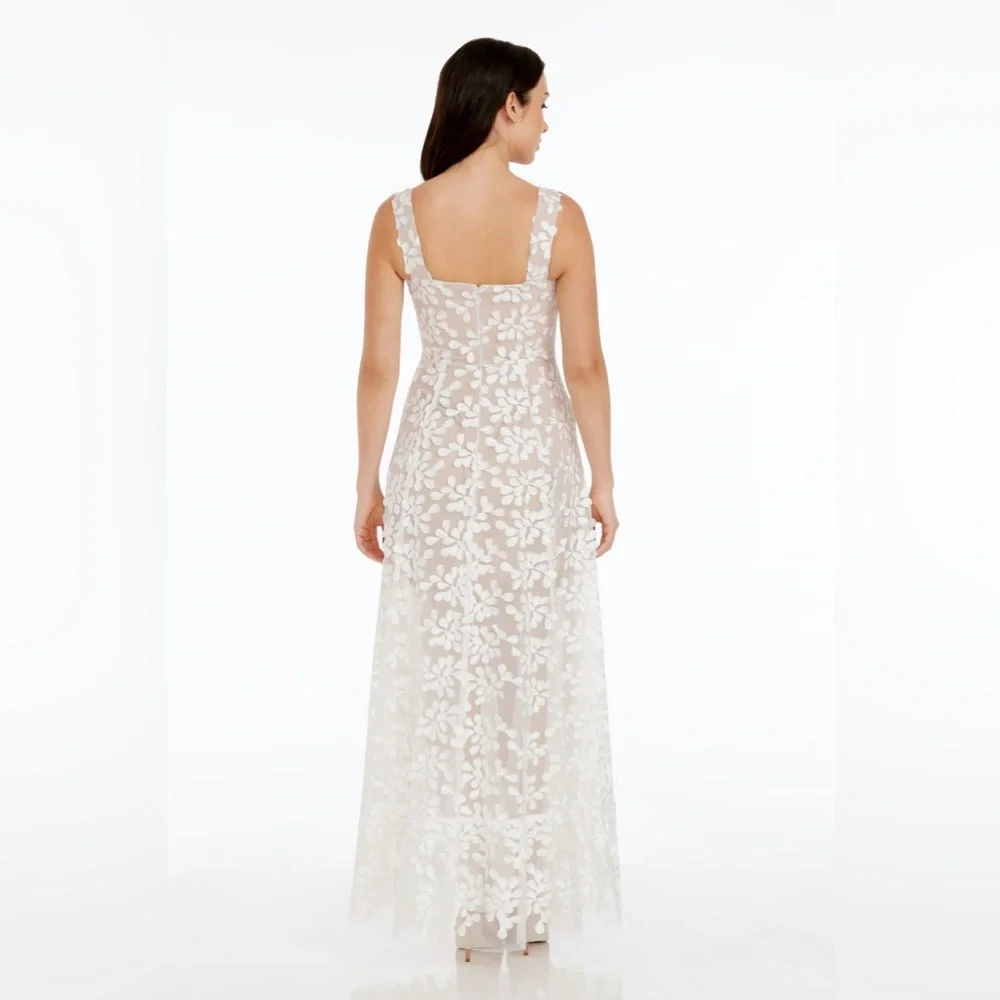 Dress the Population Anabel Sweetheart Embroidered Gown